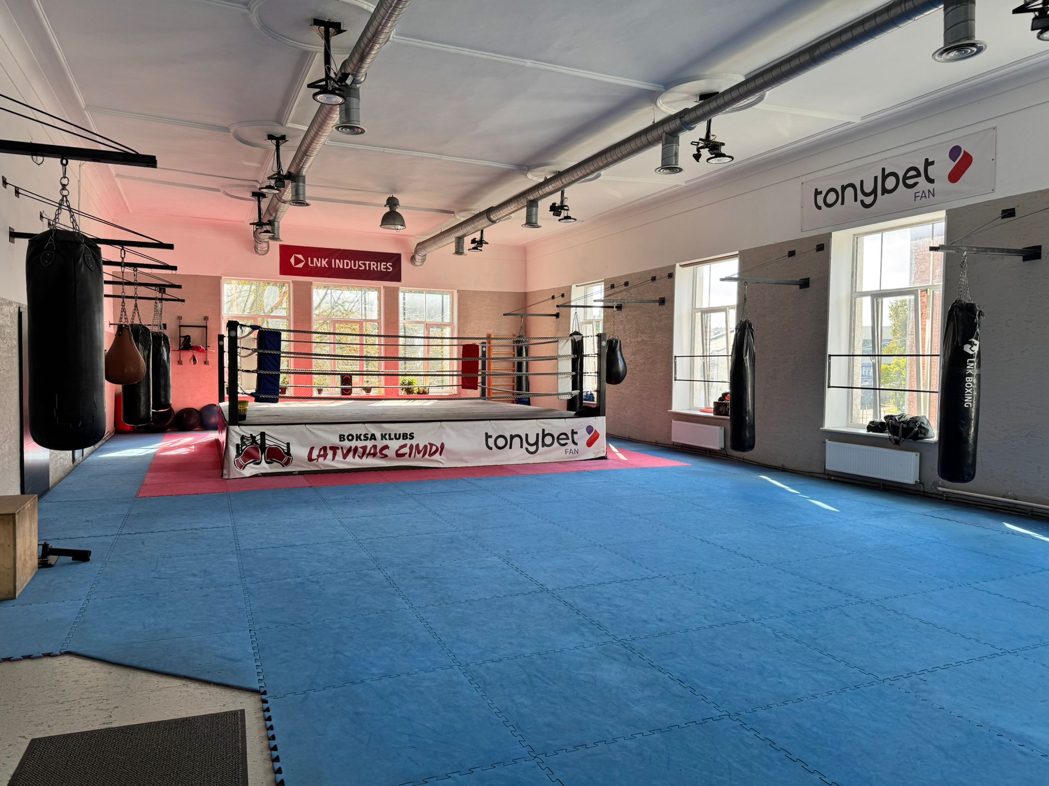 Latvijas Cimdi - Boksa zāle - 2