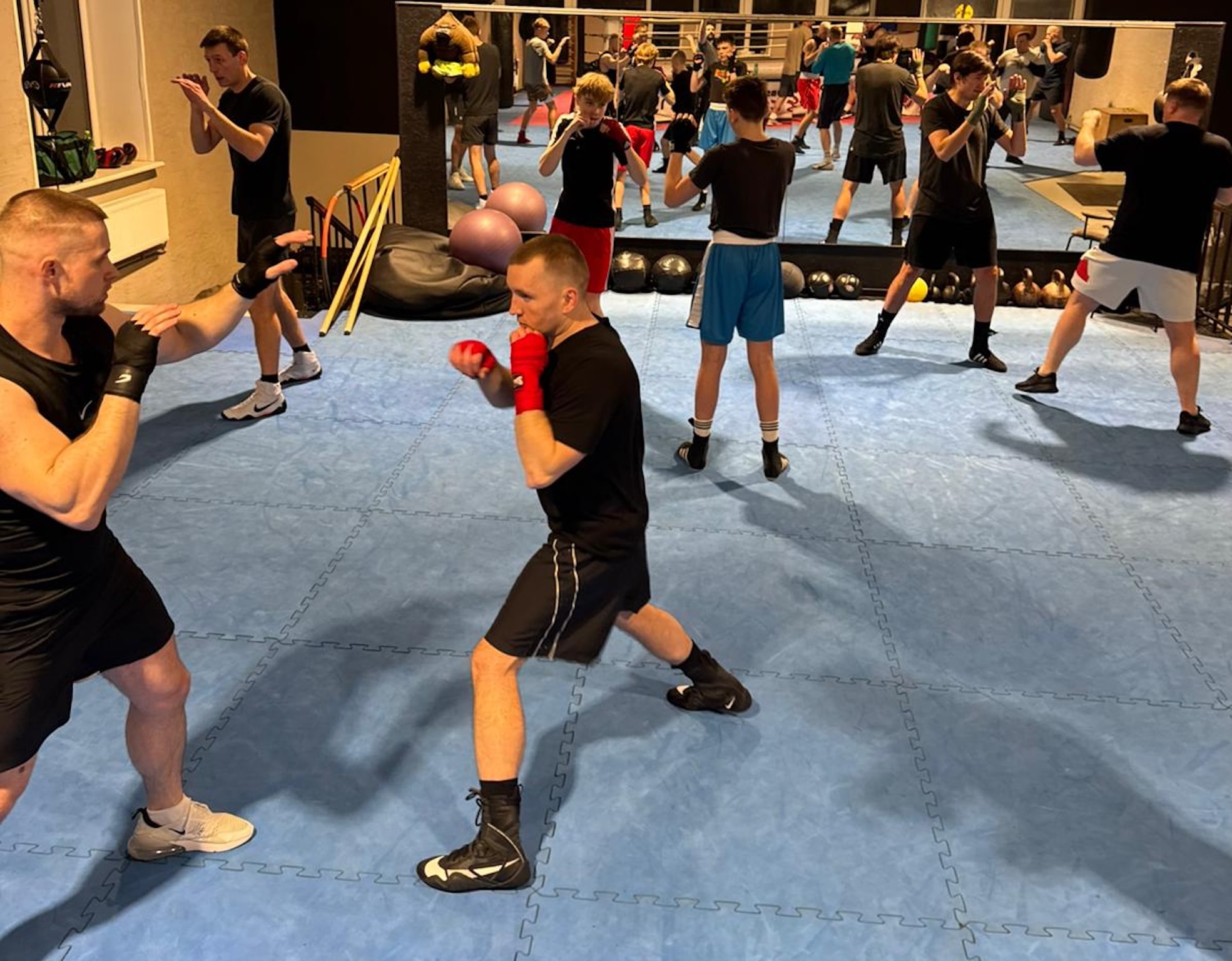 Pieauguso Bokss - darbs pāros