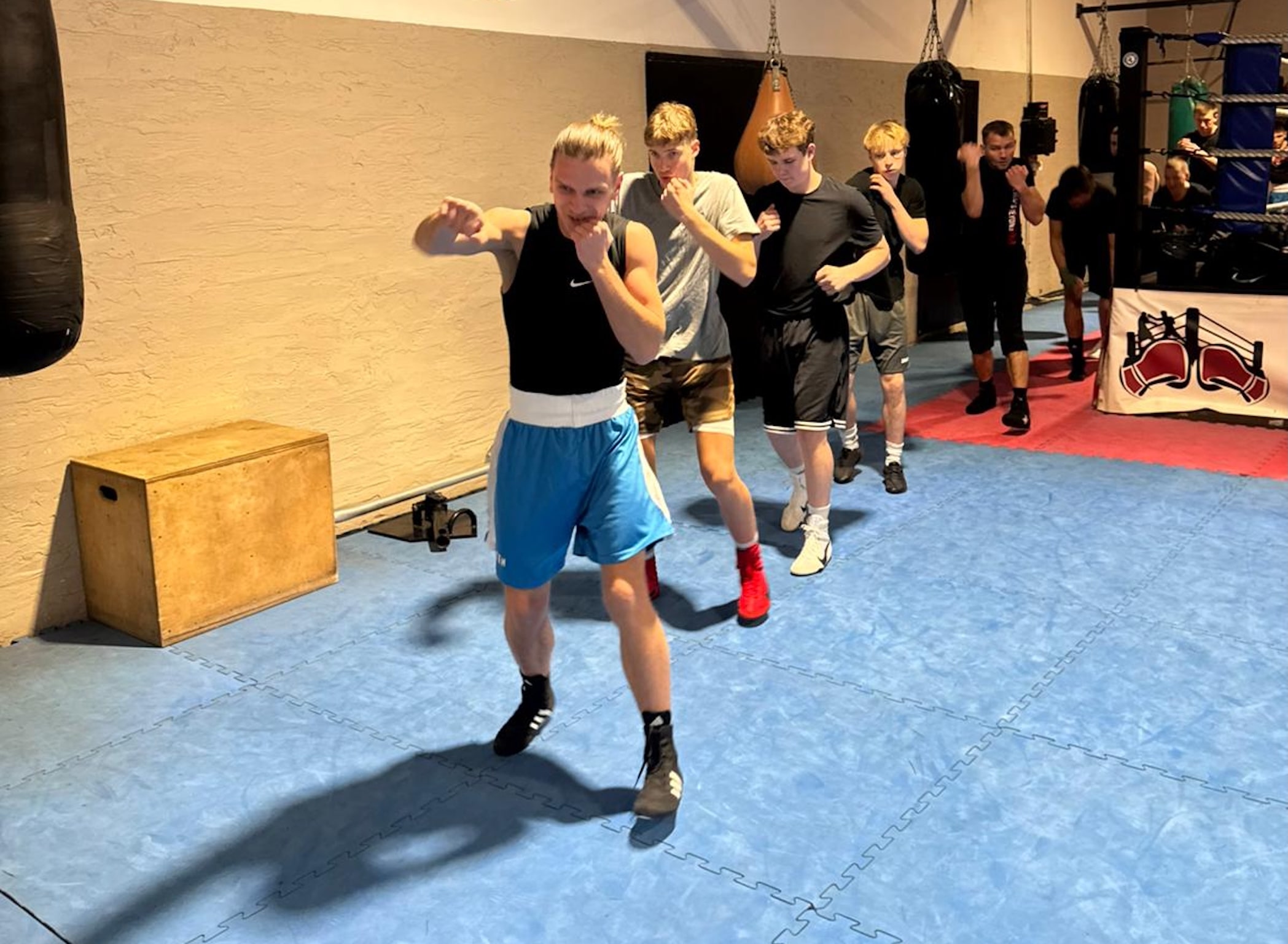 Pieauguso Bokss - iesildīšanās